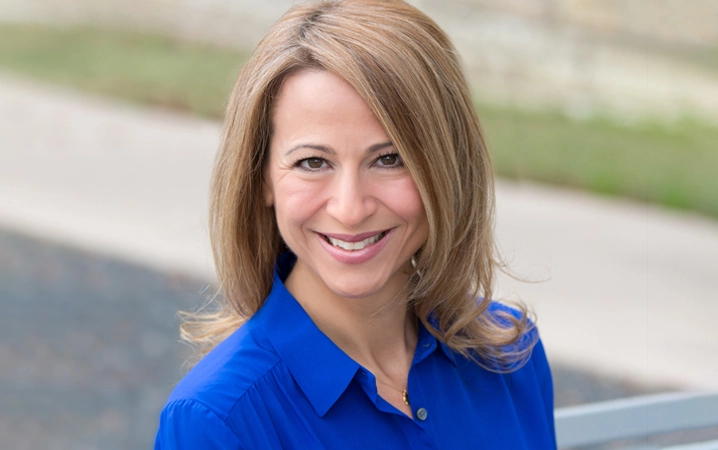 Headshot of Carrie Angiolet
