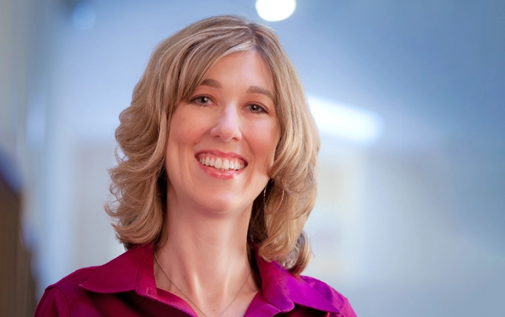 Headshot of Gina Woodall